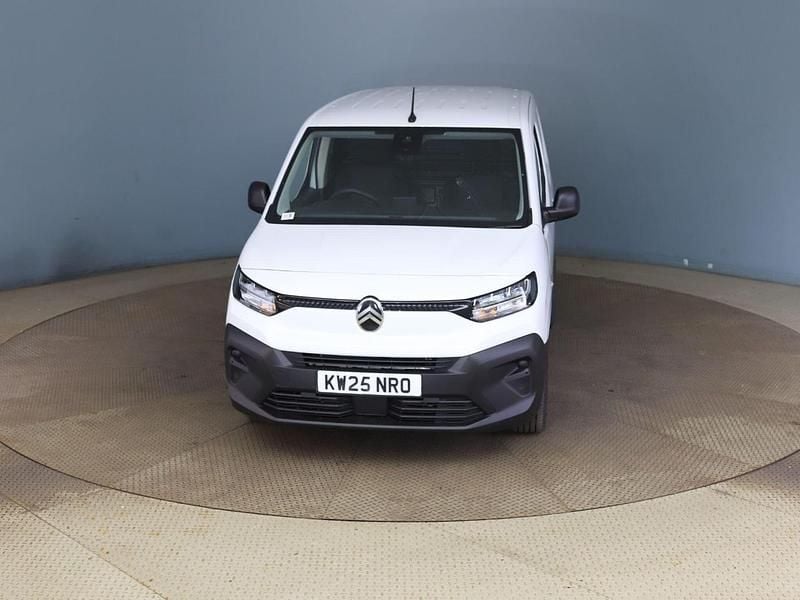 Used Citroën Berlingo 101 HP (74 kW) 2025 White MPV