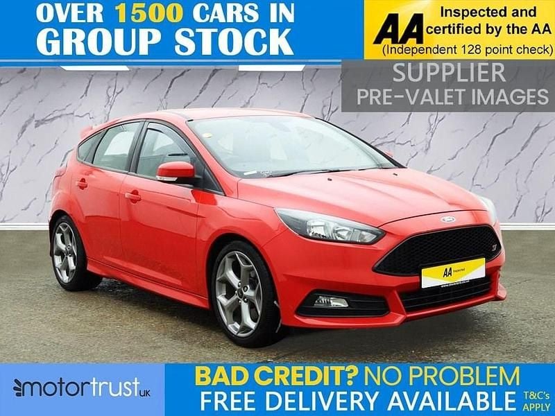 Used Ford Focus ST 250 HP (183 kW) 2018 Red Hatchback