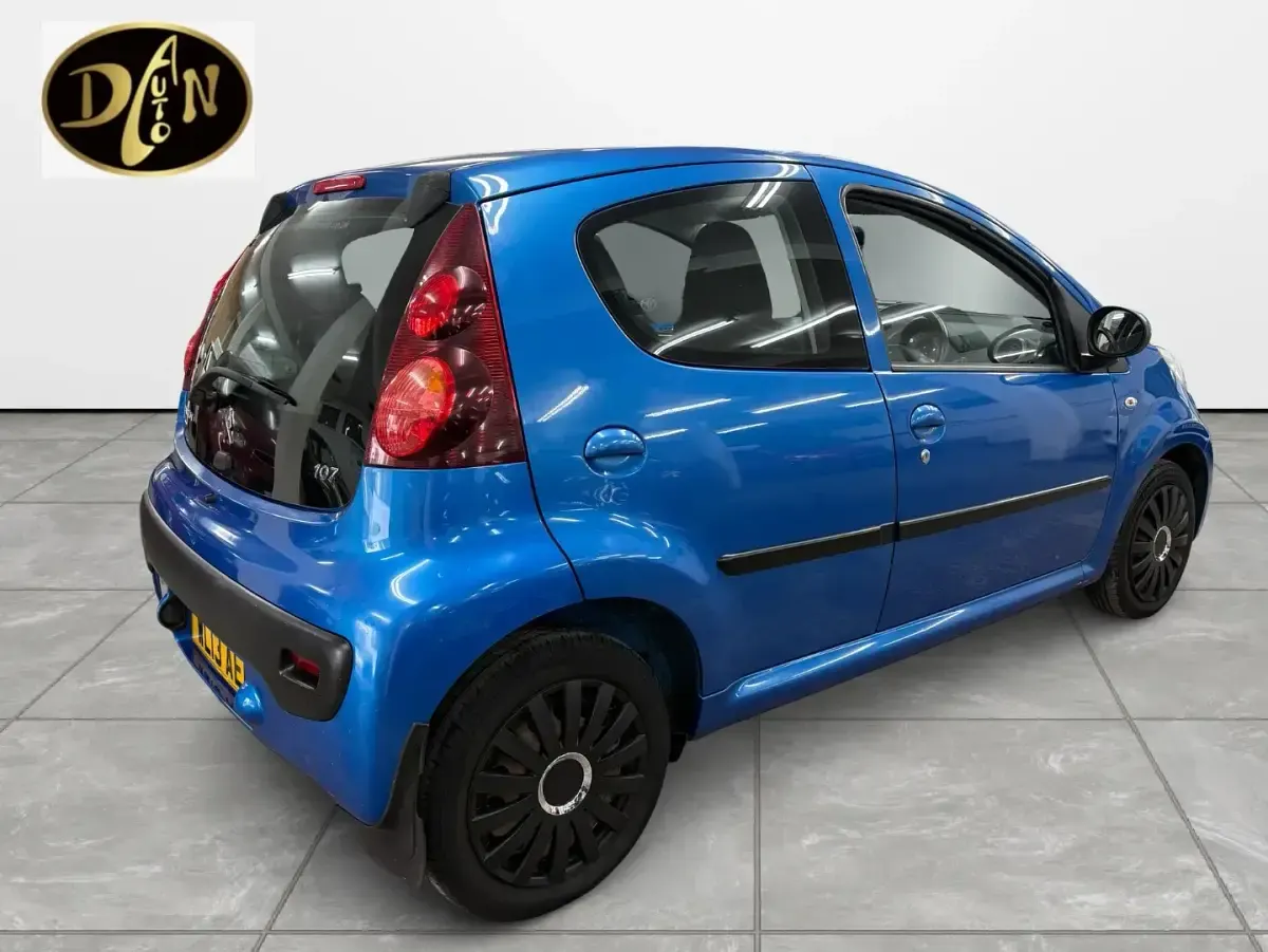 Used Peugeot 107 Active 68 HP (50 kW) 2013 Blue Hatchback