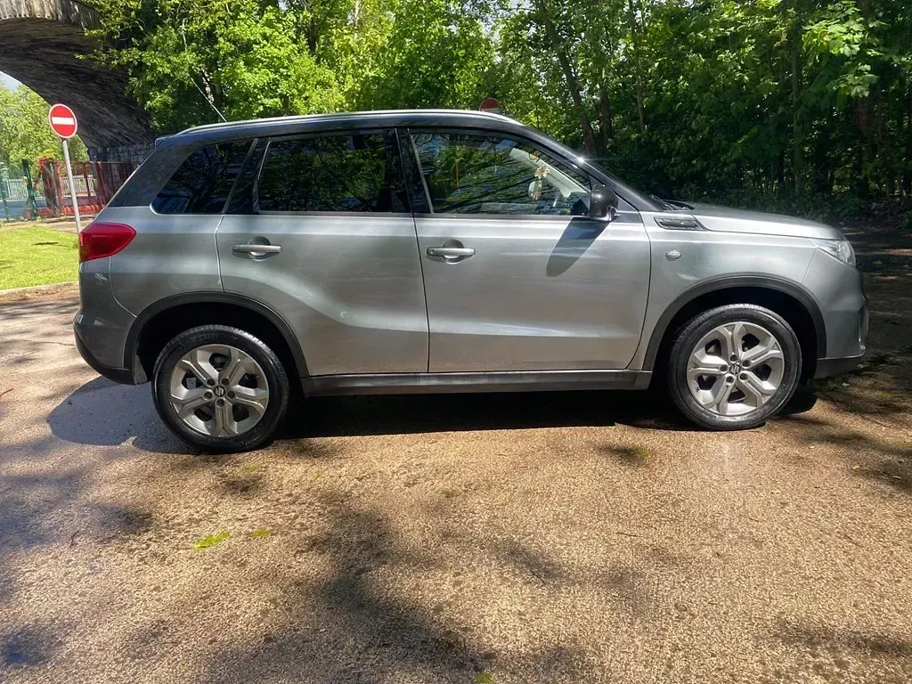 Usado Suzuki Vitara SZ-T 120 CV (88 kW) 2018 Gris SUV