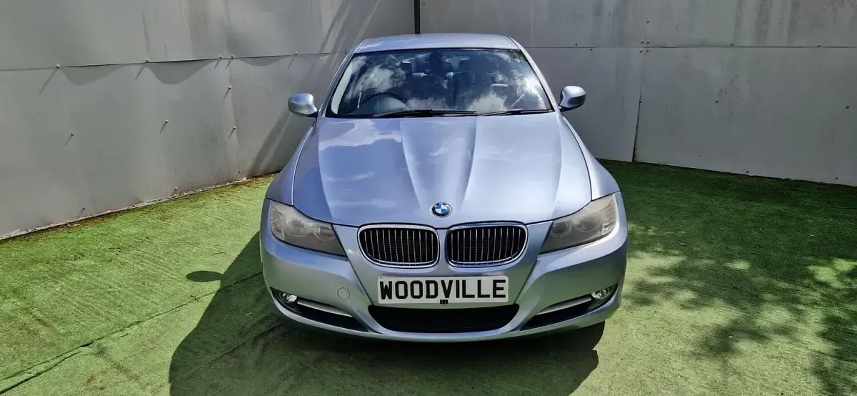 Used BMW 318 Exclusive 2011 Blue Sedan