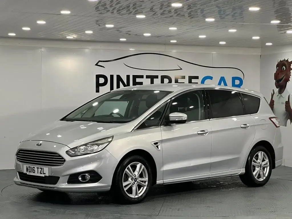 Used Ford S-MAX Titanium 150 HP (110 kW) 2016 Silver MPV