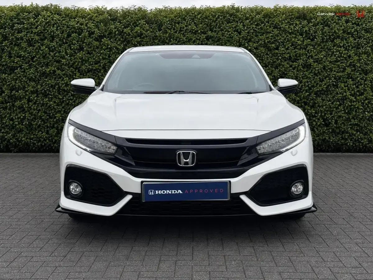 Used Honda Civic Sport 180 HP (132 kW) 2017 White Hatchback