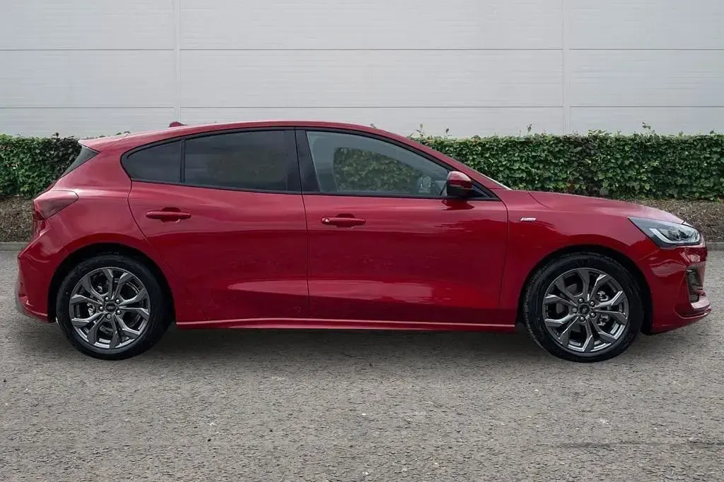 New Ford Focus ST-Line 2026 Red Hatchback