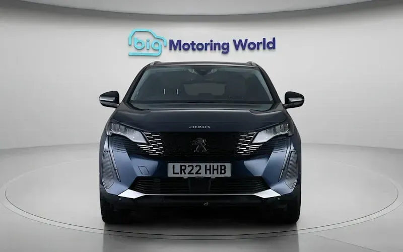 Second-hand Peugeot 3008 Allure Premium 131 CP (96 kW) 2022 Albastru SUV