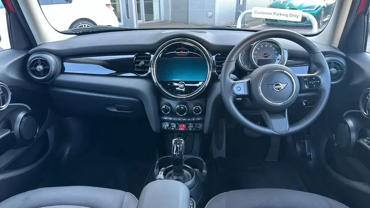 Usado Mini Cooper Classic 134 HP (98 kW) 2022 Vermelho Citadino