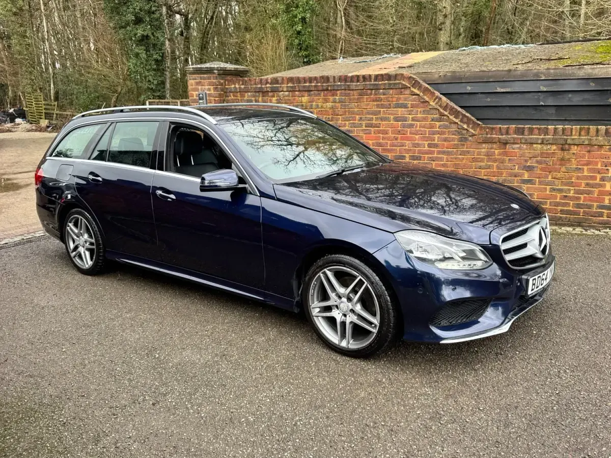 Used Mercedes E220 AMG line 2014 Blue Estate