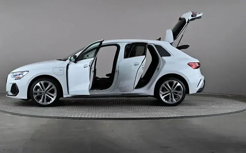Used Audi A3 Sportback e-tron S-Line 204 HP (150 kW) 2026 White Hatchback