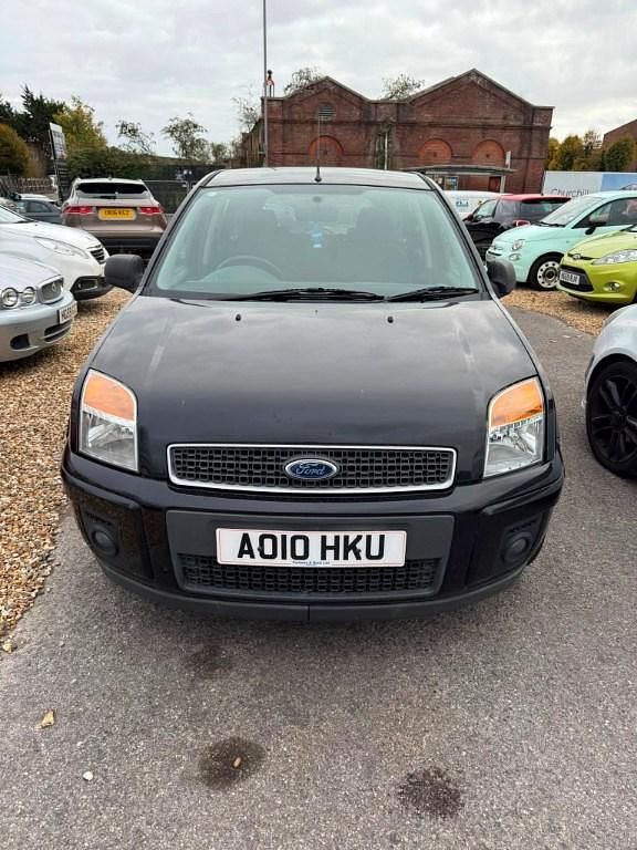 Black Used 2010 Ford Fusion Zetec Hatchback | £2,695 (Fair price) - Image 1/4