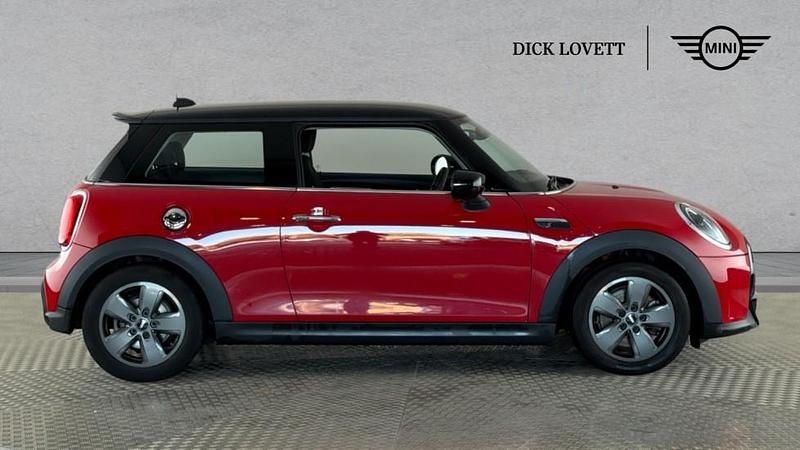 Used Mini Cooper S Classic 176 HP (129 kW) 2022 Red Hatchback