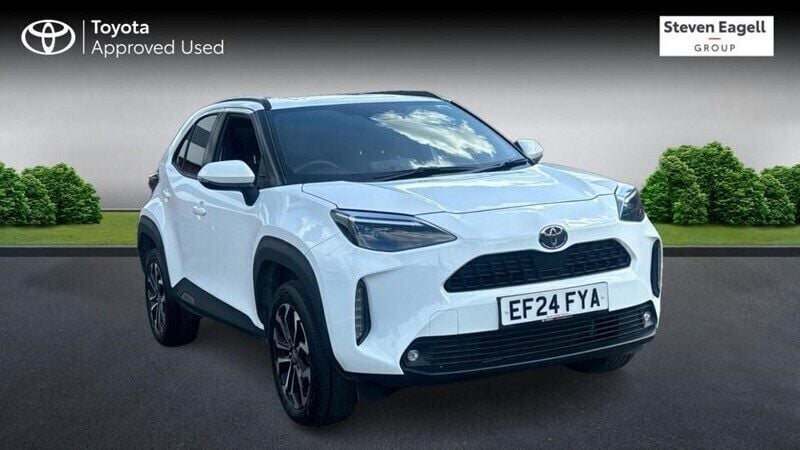 White Used 2024 Toyota Yaris Hybrid Design Hatchback | £23,900 - Image 1/4