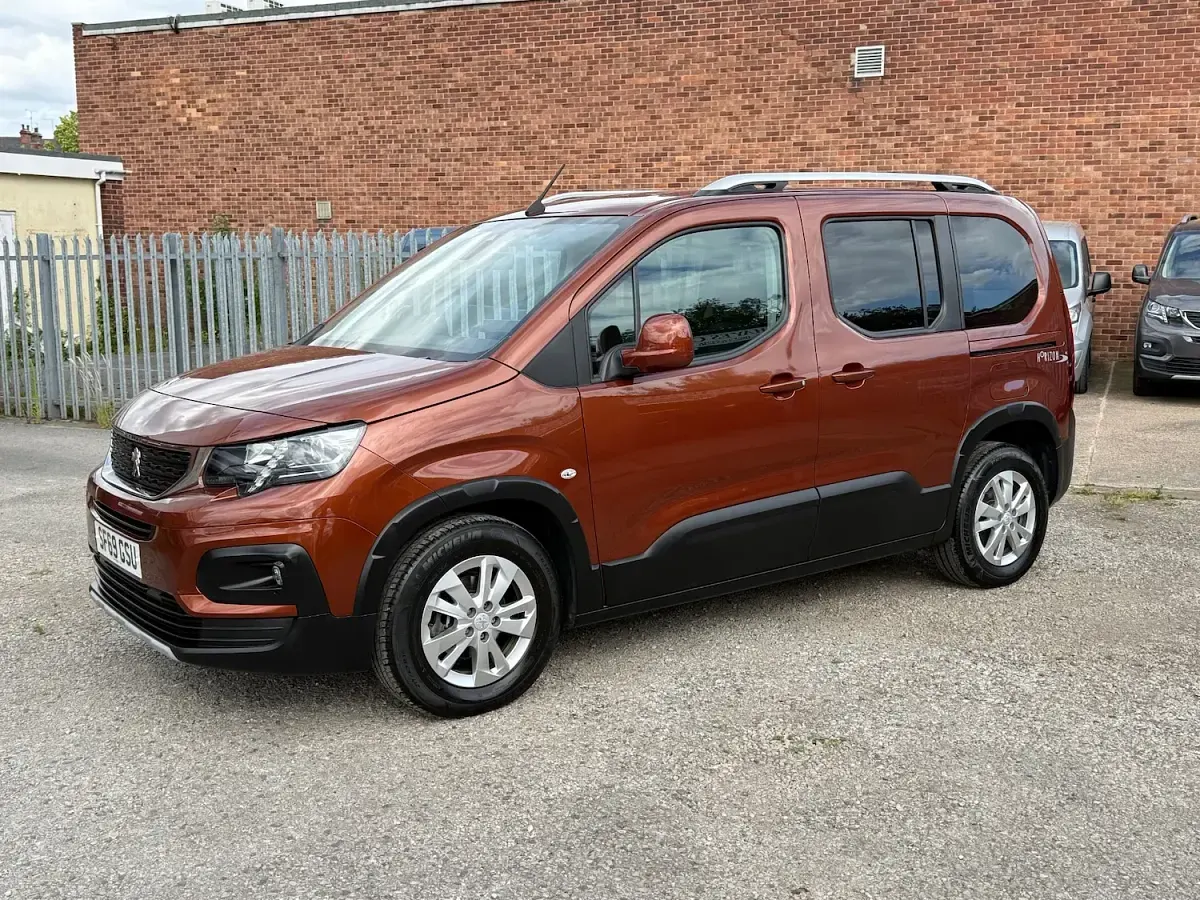Used Peugeot Rifter Allure 100 HP (73 kW) 2019 Bronze MPV