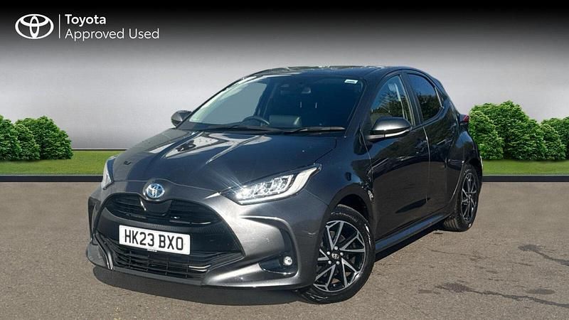 Used Toyota Yaris Hybrid Design 116 HP (85 kW) 2023 Decuma grey