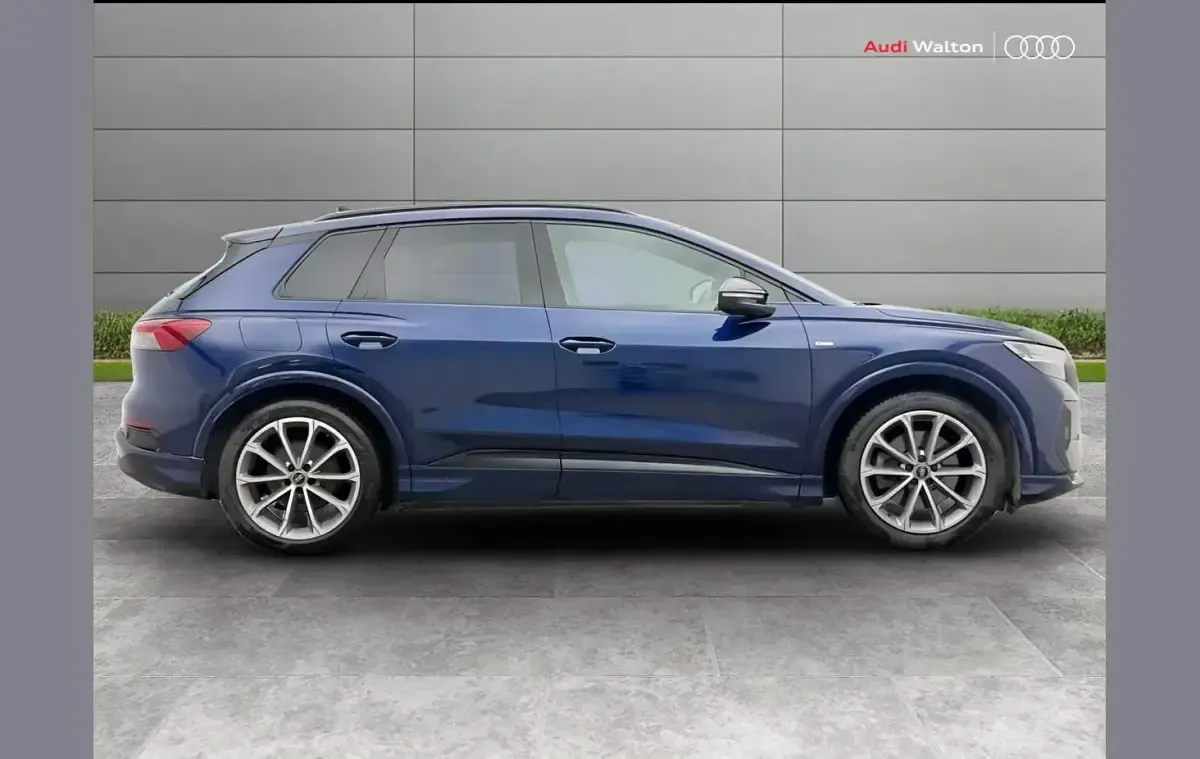 Used Audi Q4 e-tron Black Edition 150 kW (204 HP) 2022 Blue SUV