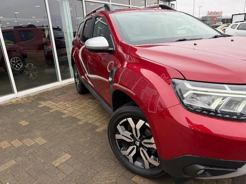 Used Dacia Duster Prestige 100 HP (73 kW) 2022 Red Hatchback
