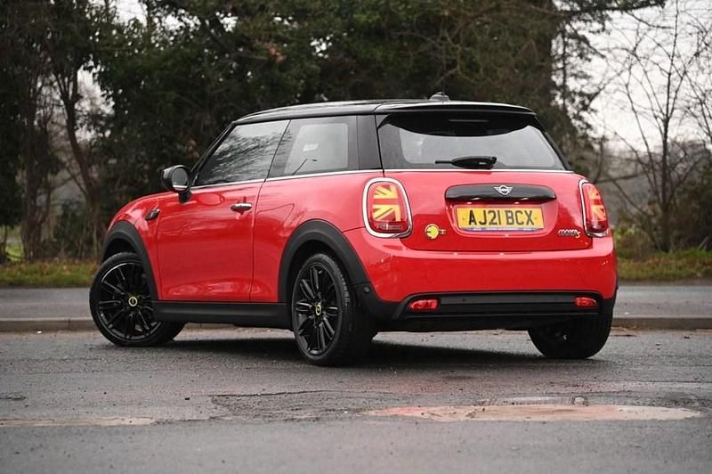 Used Mini Cooper SE Hatch 135 kW (184 HP) 2021 Red Hatchback