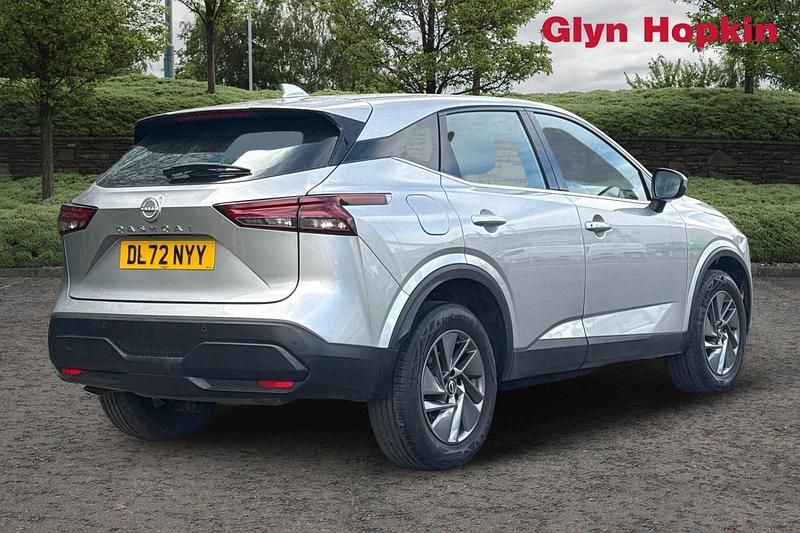Used Nissan Qashqai Acenta Premium 140 HP (102 kW) 2023 Silver SUV