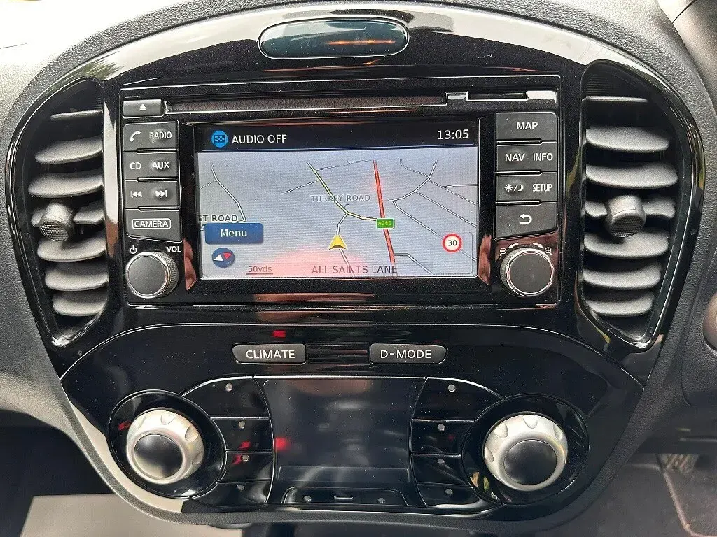 Used Nissan Juke N-Connecta 115 HP (84 kW) 2017 Grey SUV