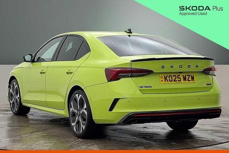 Used Skoda Octavia vRS 195 HP (143 kW) 2025 Hyper green Hatchback
