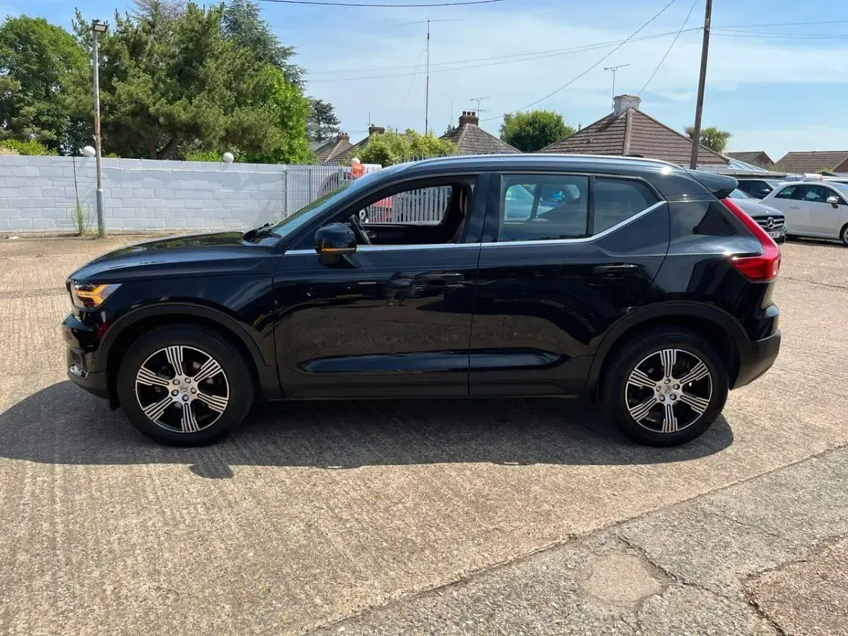 Used Volvo XC40 Inscription 163 HP (119 kW) 2019 Black SUV