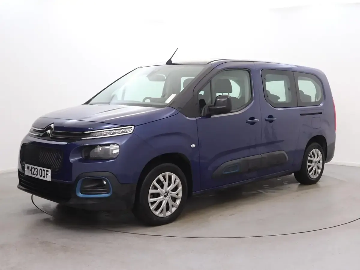 Gebraucht Citroën e-Berlingo Feel 100 kW (136 PS) 2023 Blau Van / Kleinbus