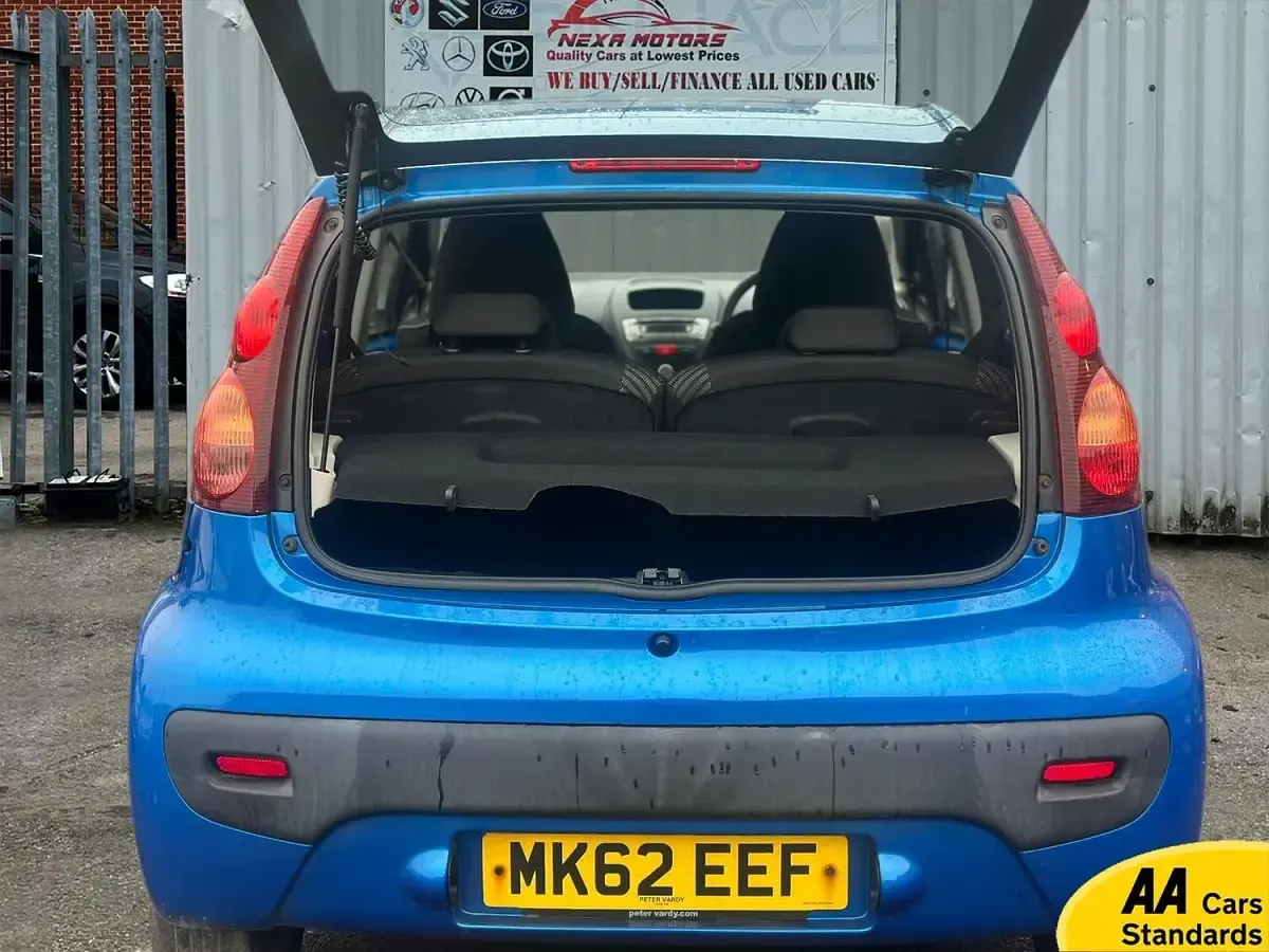 Used Peugeot 107 Active 68 HP (50 kW) 2012 Blue Hatchback