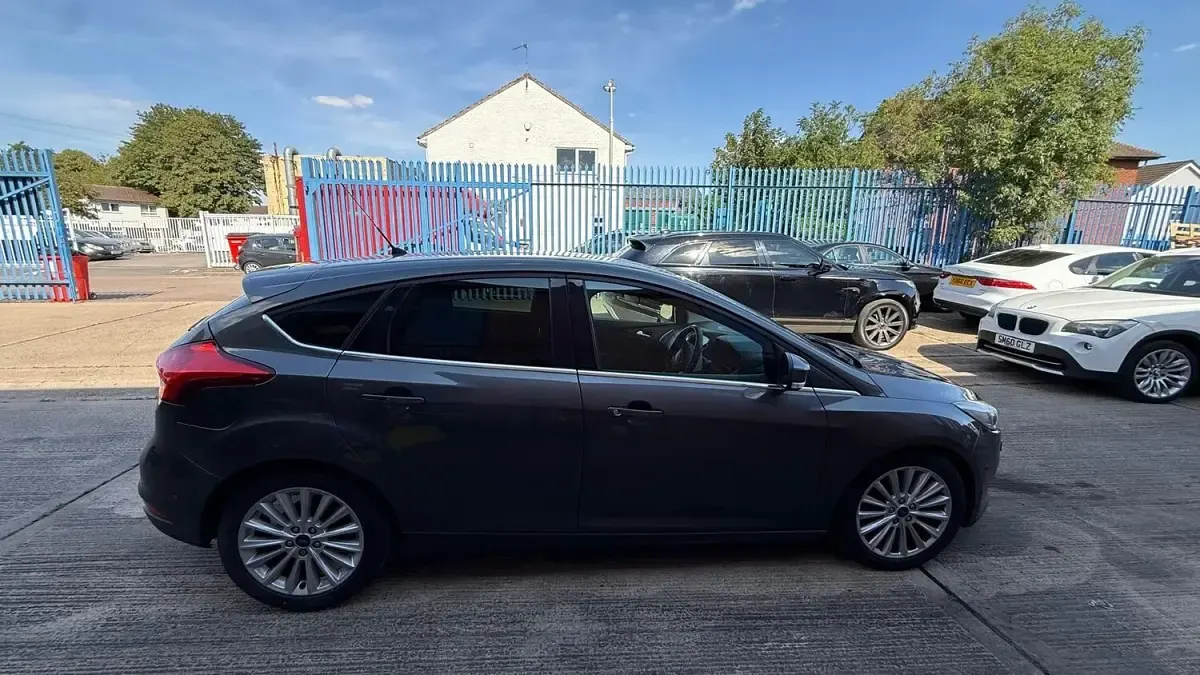 Used Ford Focus Titanium X 125 HP (91 kW) 2015 Grey Hatchback