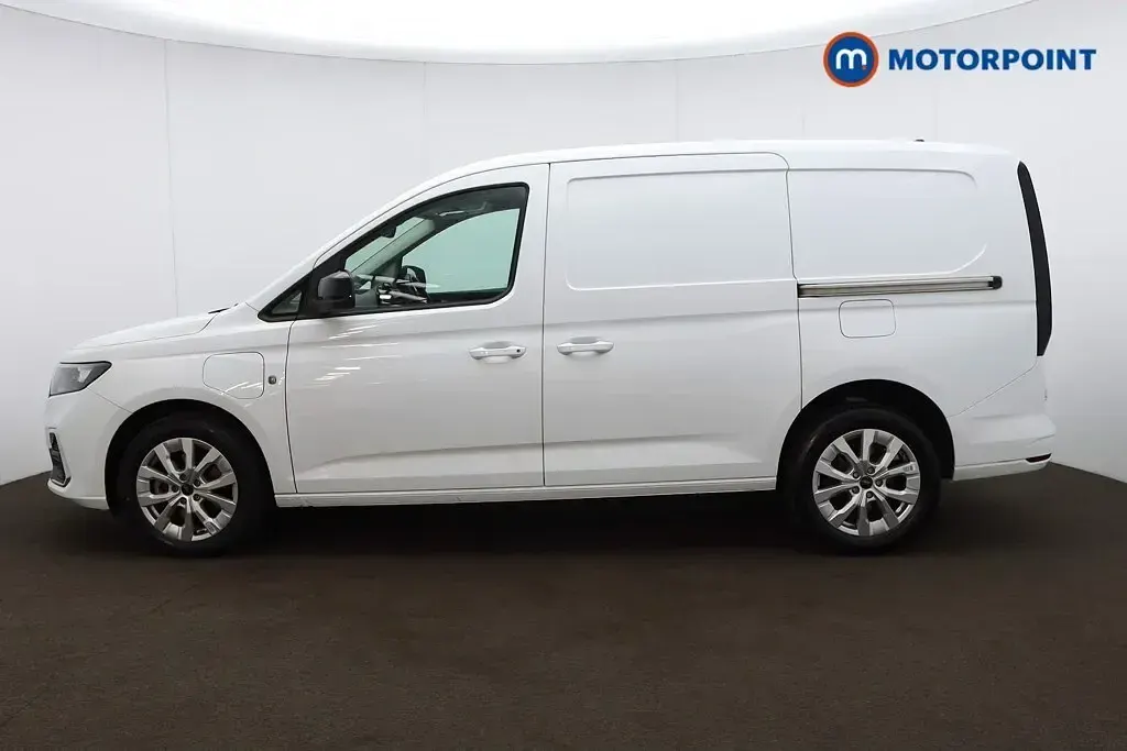 Used Ford Transit Limited 130 HP (95 kW) 2025 White Van
