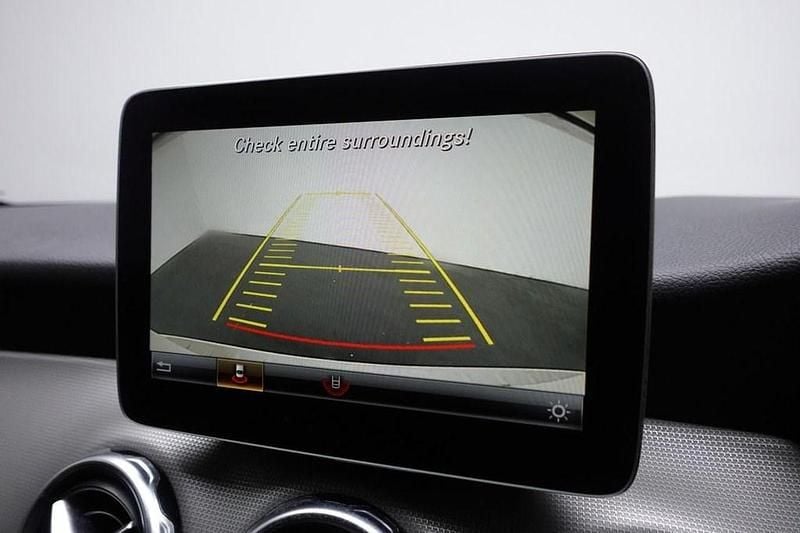 Used Mercedes GLA180 Urban 122 HP (89 kW) 2019 White SUV