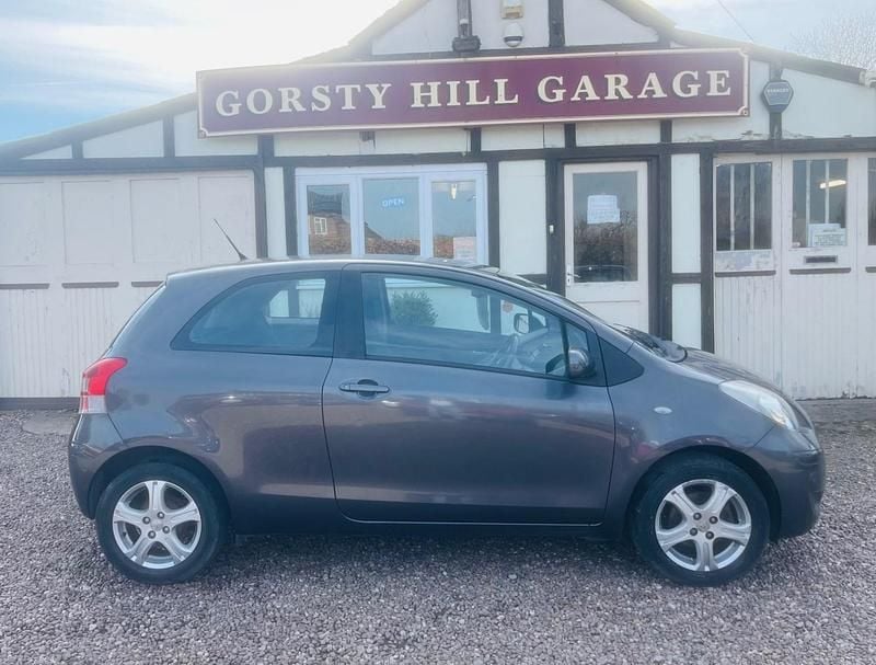 Used Toyota Yaris 2011 Grey Hatchback