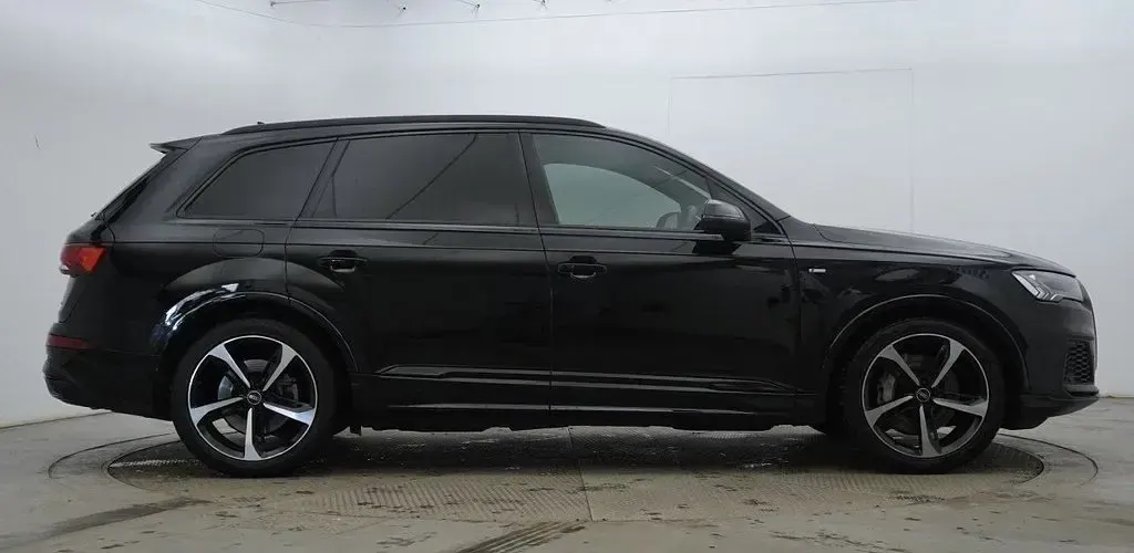 Used Audi Q7 Black Edition 340 HP (250 kW) 2021 Black SUV