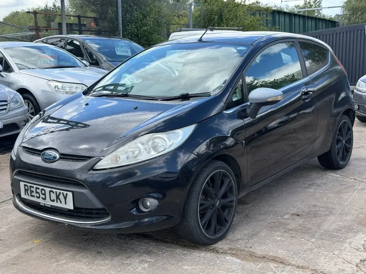Second-hand Ford Fiesta Zetec 2009 Negru Hatchback