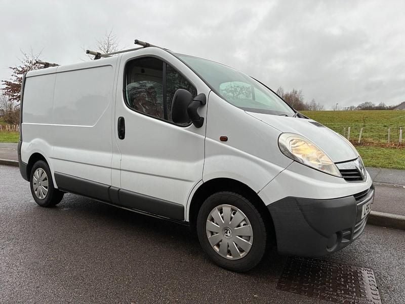 White Used 2012 Vauxhall Vivaro MPV | £3,995 (Good price) - Image 1/4