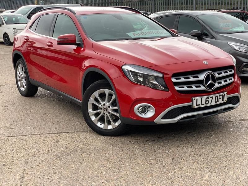 Red Used 2017 Mercedes GLA200 SE SUV | £11,995 (Fair price) - Image 1/4