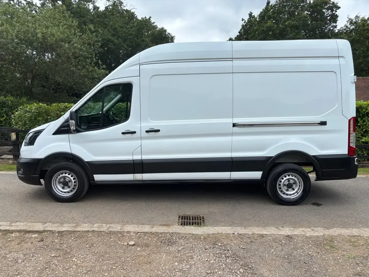 Used Ford Transit 130 HP (95 kW) 2022 White Van