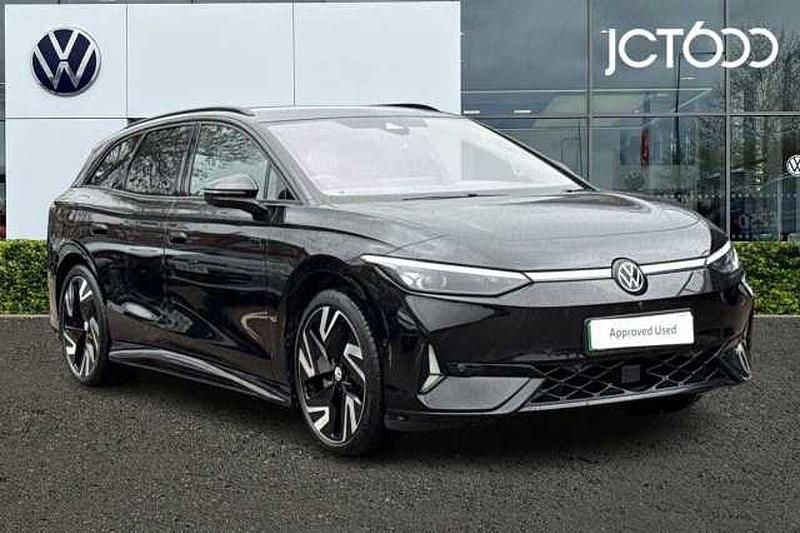 Black Used 2025 VW ID.7 GTX Estate | £39,400 (Fair price) - Image 1/4