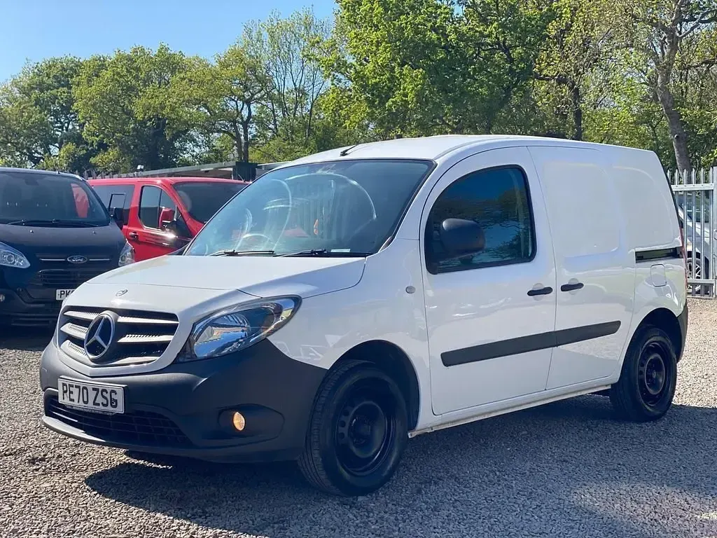 Begagnad Mercedes Citan 109 94 HK (69 kW) 2020 Svart