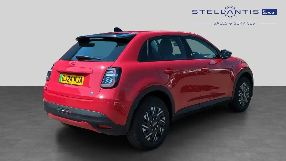Used Fiat 600E Red 113 kW (154 HP) 2024 Red SUV