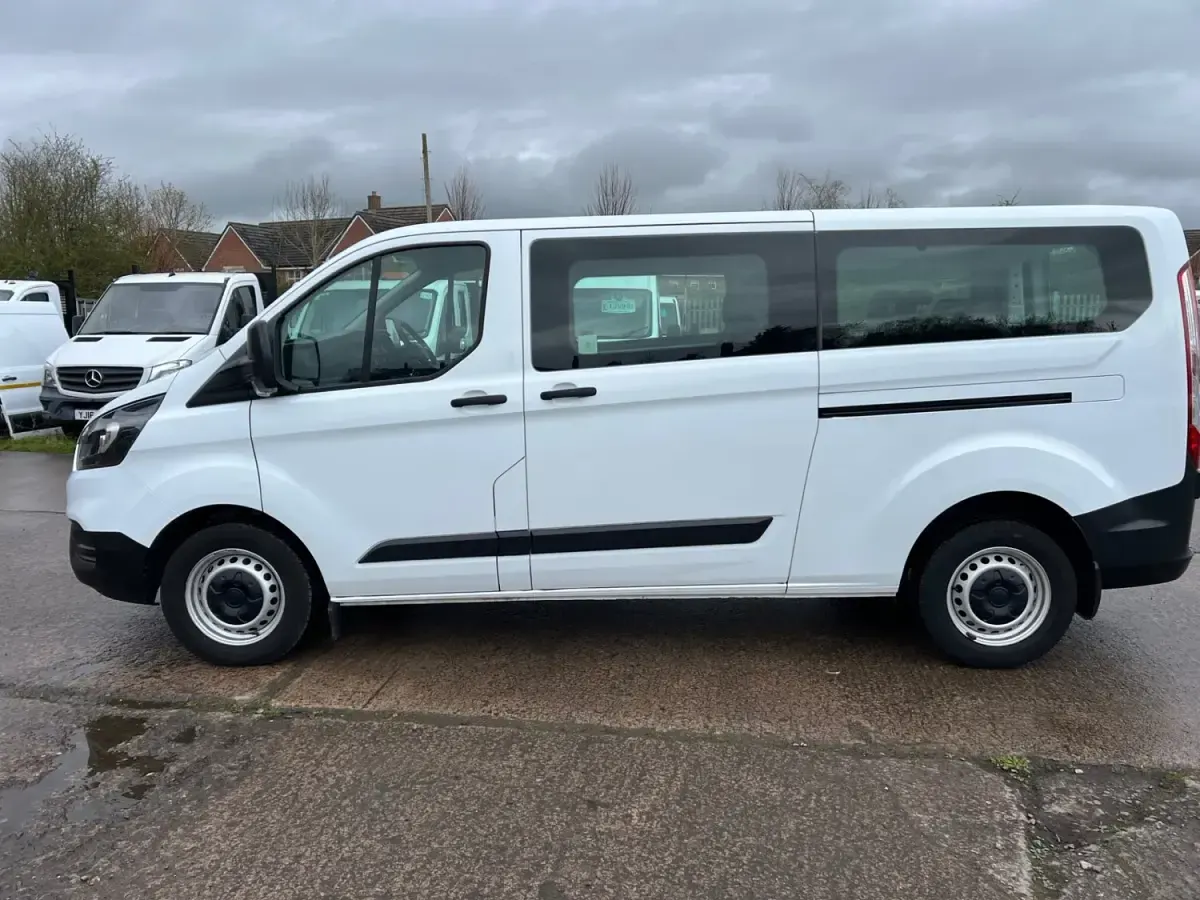 Käytetty Ford Transit Custom 130 HP (95 kW) 2022 Valkoinen Farmari