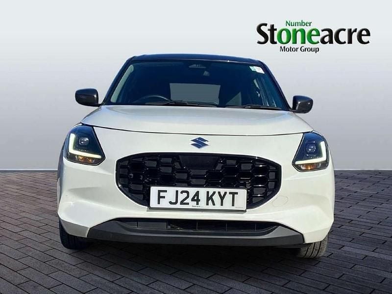 Begagnad Suzuki Swift 82 HK (60 kW) 2024 Vit Halvkombi