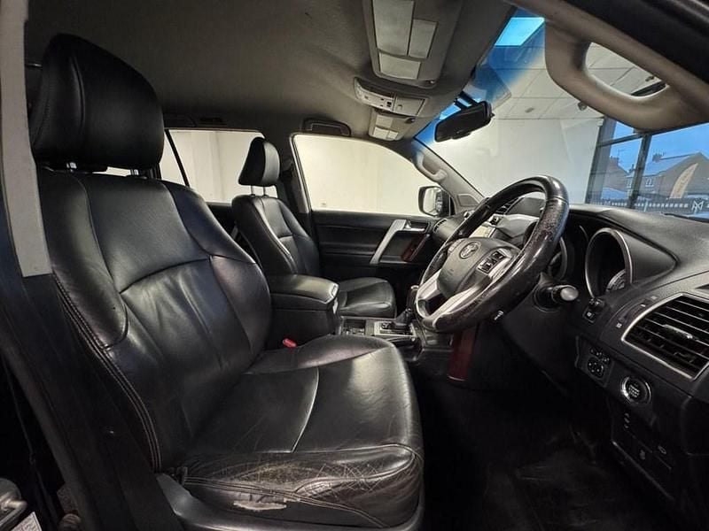 Used Toyota Land Cruiser 190 HP (139 kW) 2015 Black SUV