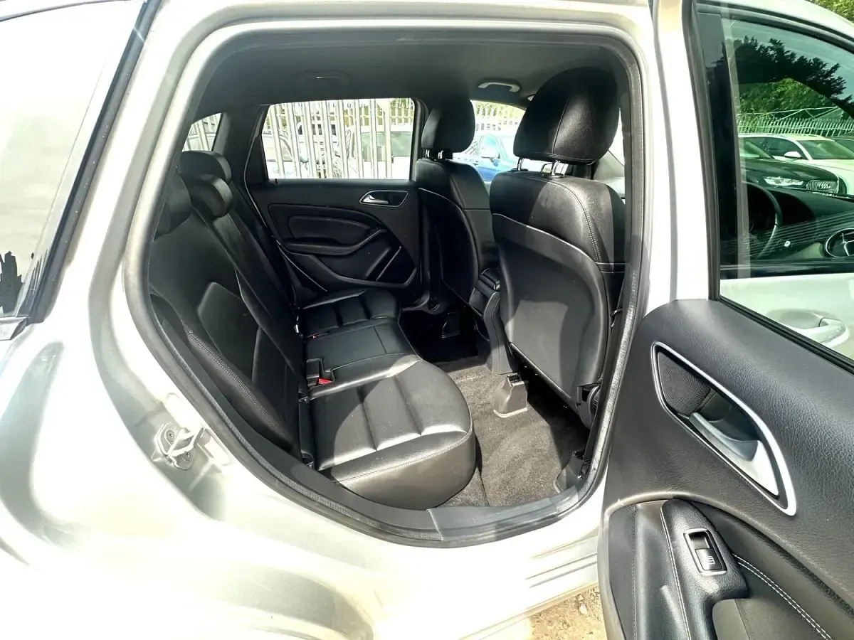 Used Mercedes B220 167 HP (122 kW) 2014 Silver Hatchback