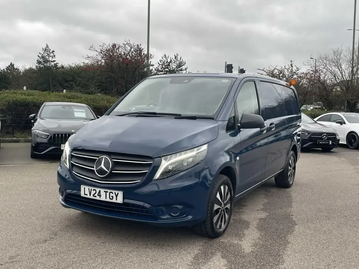 Used Mercedes Vito Premium 187 HP (137 kW) 2024 Blue Van