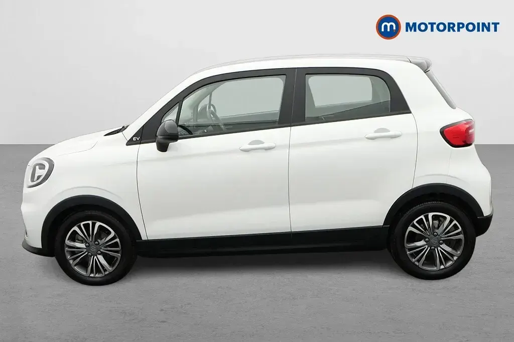Used Leapmotor T03 69 kW (95 HP) 2025 White Hatchback