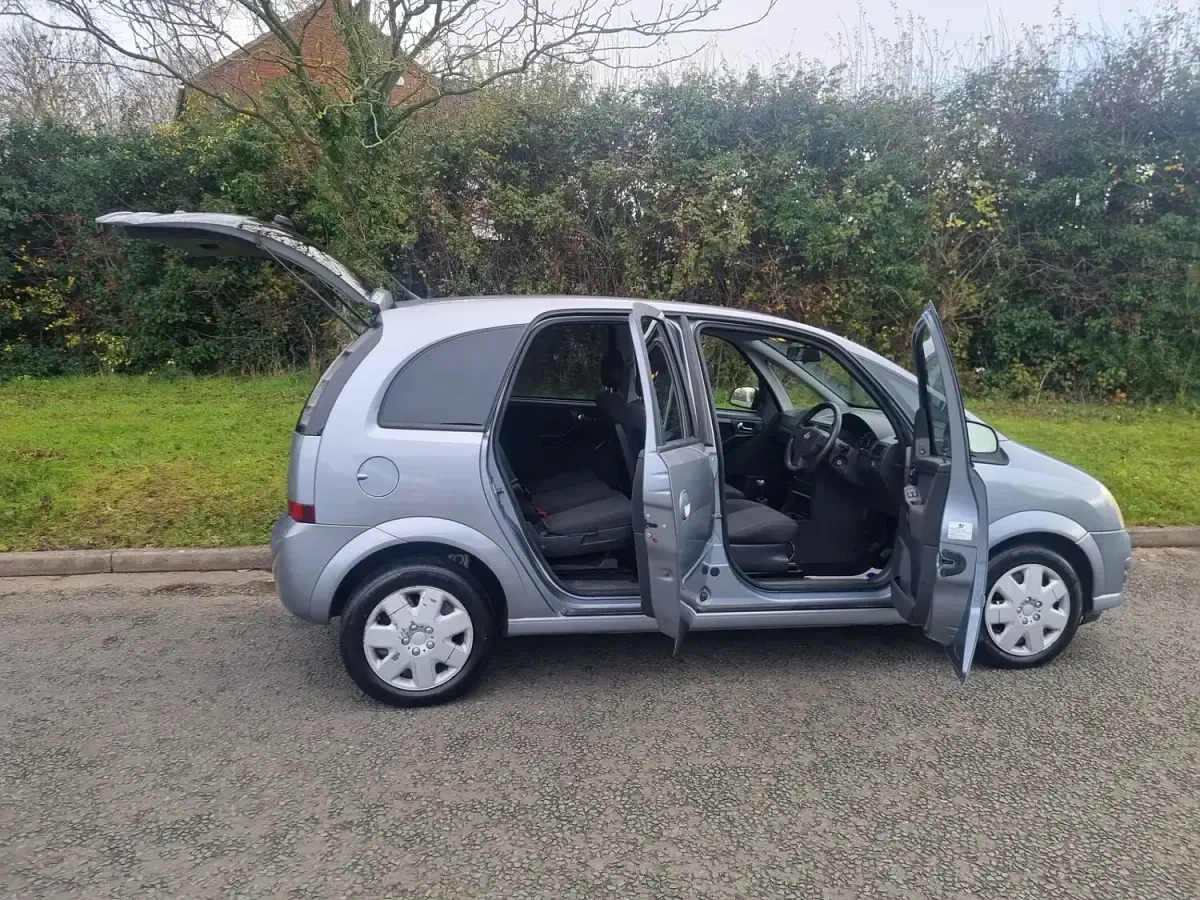 Used Vauxhall Meriva 140 HP (102 kW) 2007 Silver MPV
