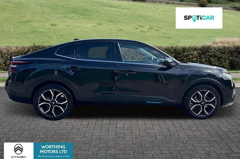 Black Used 2023 Citroën e-C4 Shine SUV | £14,990 (Good price) - Image 1/3