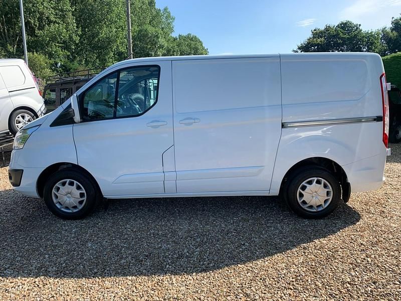 Used Ford Transit Custom Limited 170 HP (125 kW) 2017 White Van