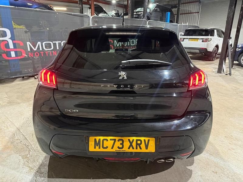 Second-hand Peugeot 208 Allure+ 130 CP (95 kW) 2024 Negru Hatchback