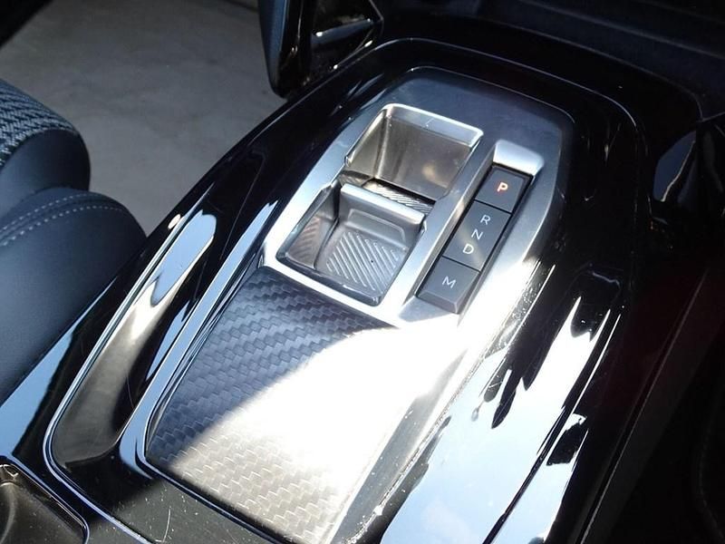 Begagnad Peugeot 2008 GT 2023 Vit SUV