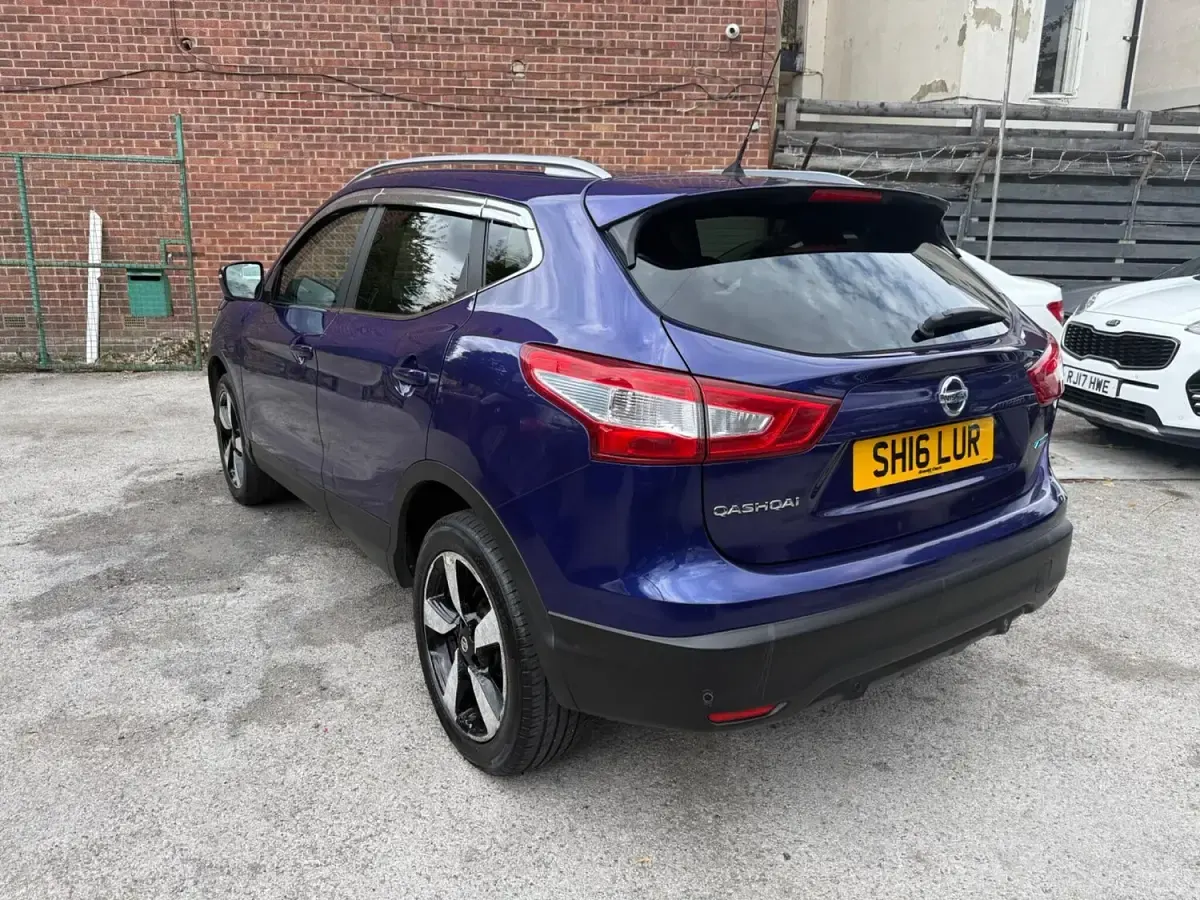 Used Nissan Qashqai N-Connecta 110 HP (80 kW) 2016 Blue SUV